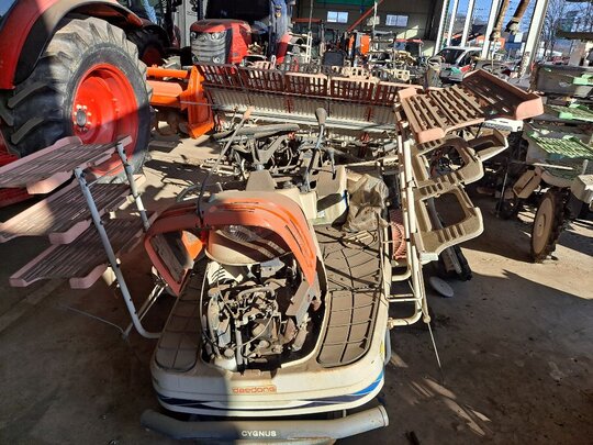 Daedong Rice transplanter S3-680 (6Rows) 앞좌측면