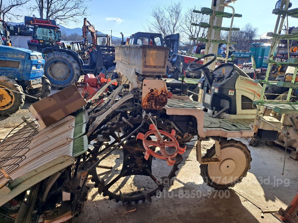 Daedong Rice transplanter S3-680 (6Rows) 뒤우측면