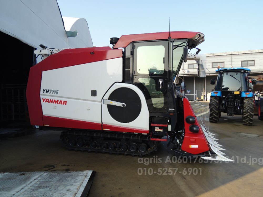 Yanmar Combine Harvester YH7115 (7Rows) 뒤우측면