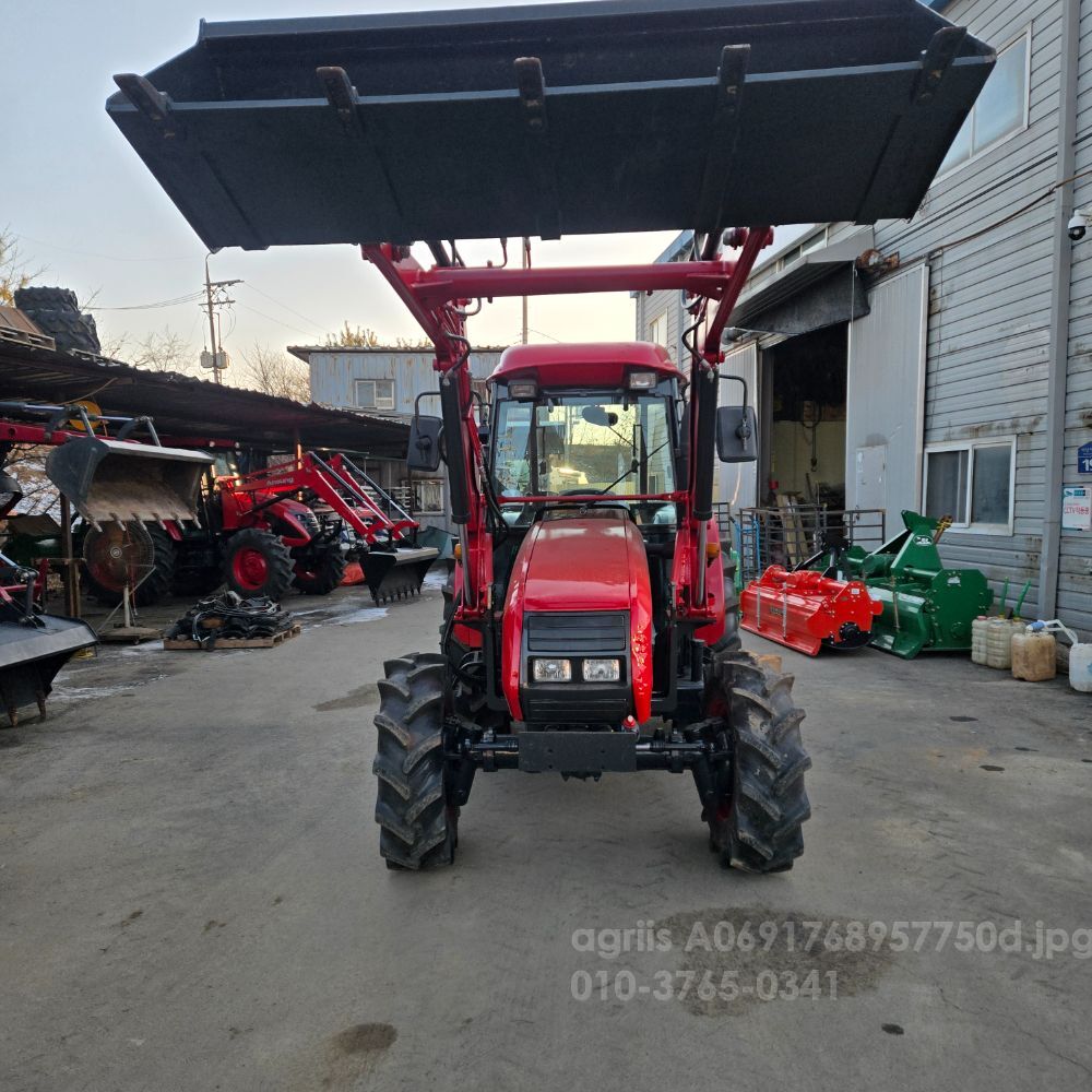 TYM Tractor T552 (55hp) 뒤우측면