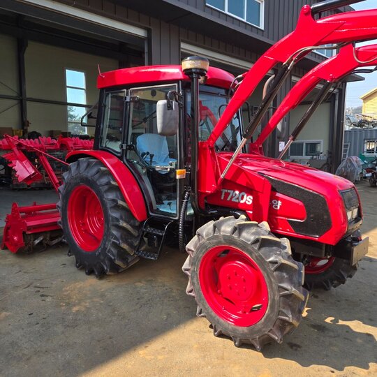 TYM 트랙터 T720S (72마력) 앞좌측면