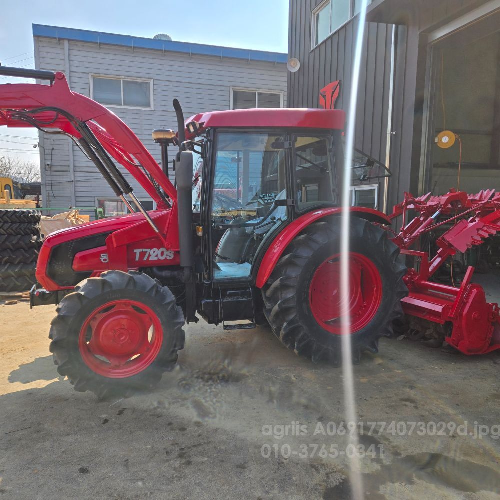 TYM 트랙터 T720S (72마력) 뒤우측면