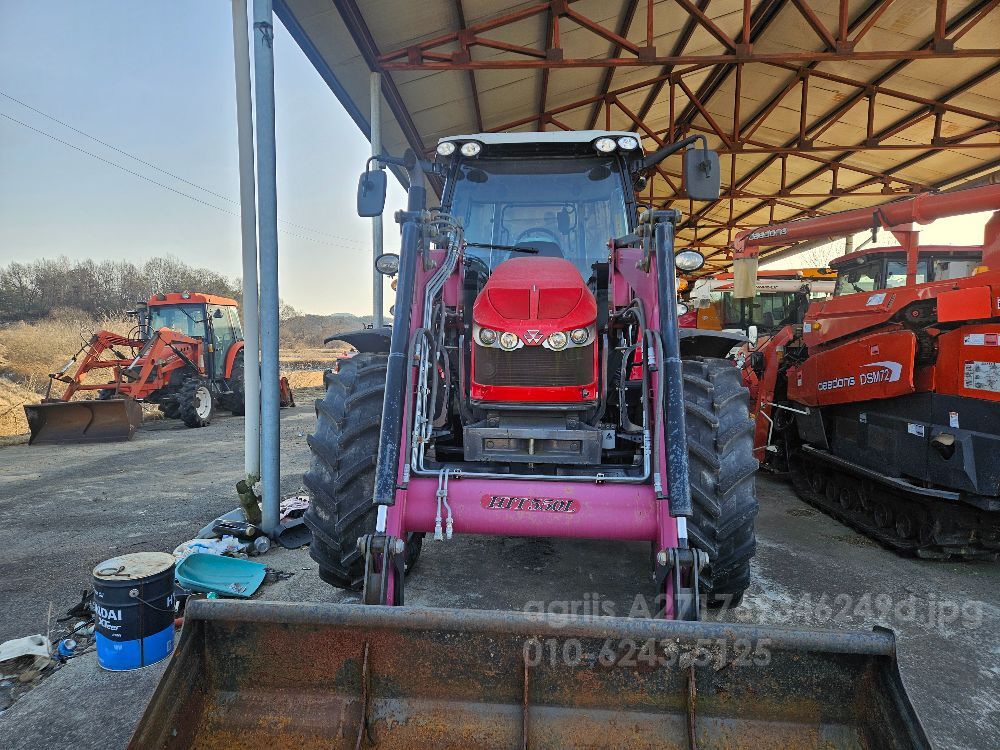  Tractor MF5711SL (110hp) 뒤우측면