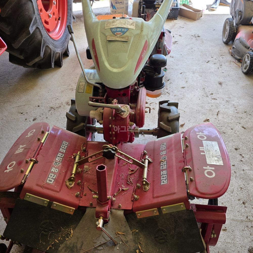 아세아 관리기 AMC-1000 (8.5마력) 뒤우측면