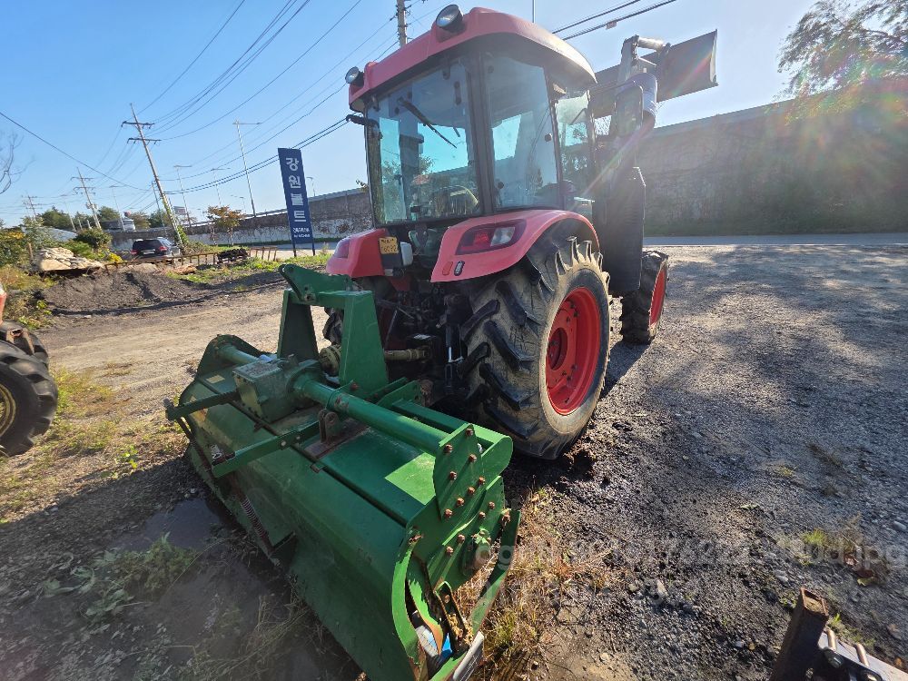 Daedong Tractor FX850 (85hp) 뒤우측면