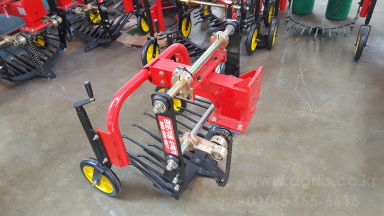  감자 고구마수확기 경운기용 감자고구마 수확기 