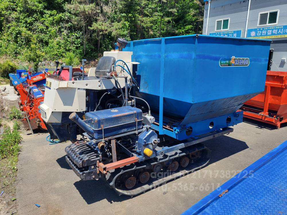  왕겨 톱밥 살포기 왕겨 톱밥살포기  뒤우측면