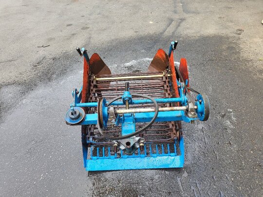  경운기용 감자수확기 경운기용 감자수확기 