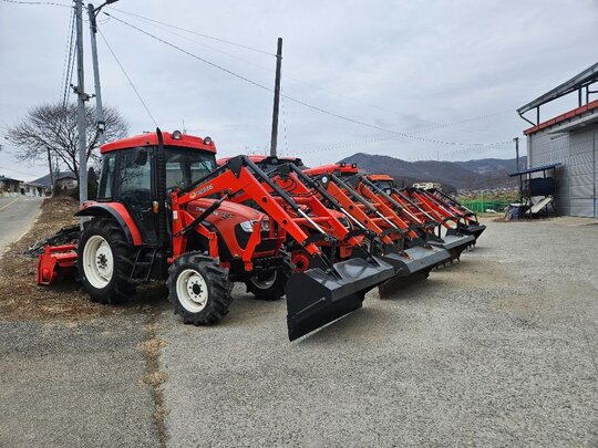 Daedong Tractor D581 (58hp) 앞좌측면