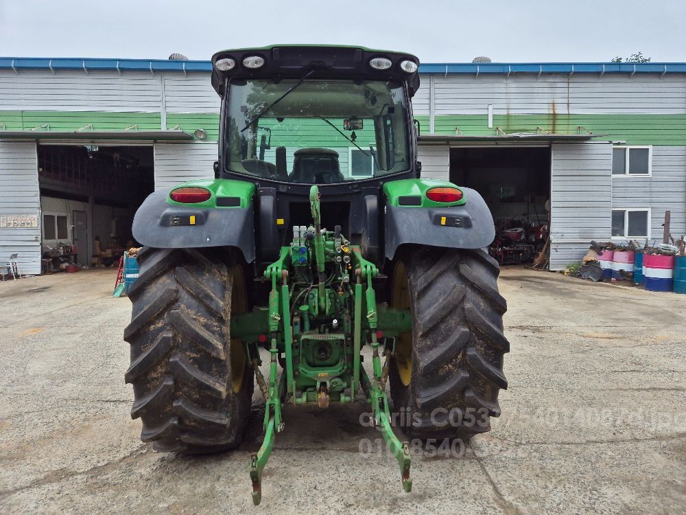 존디어 트랙터 6150R (150마력) 뒤우측면