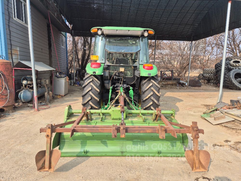 존디어 트랙터 5425 (77마력) 뒤우측면