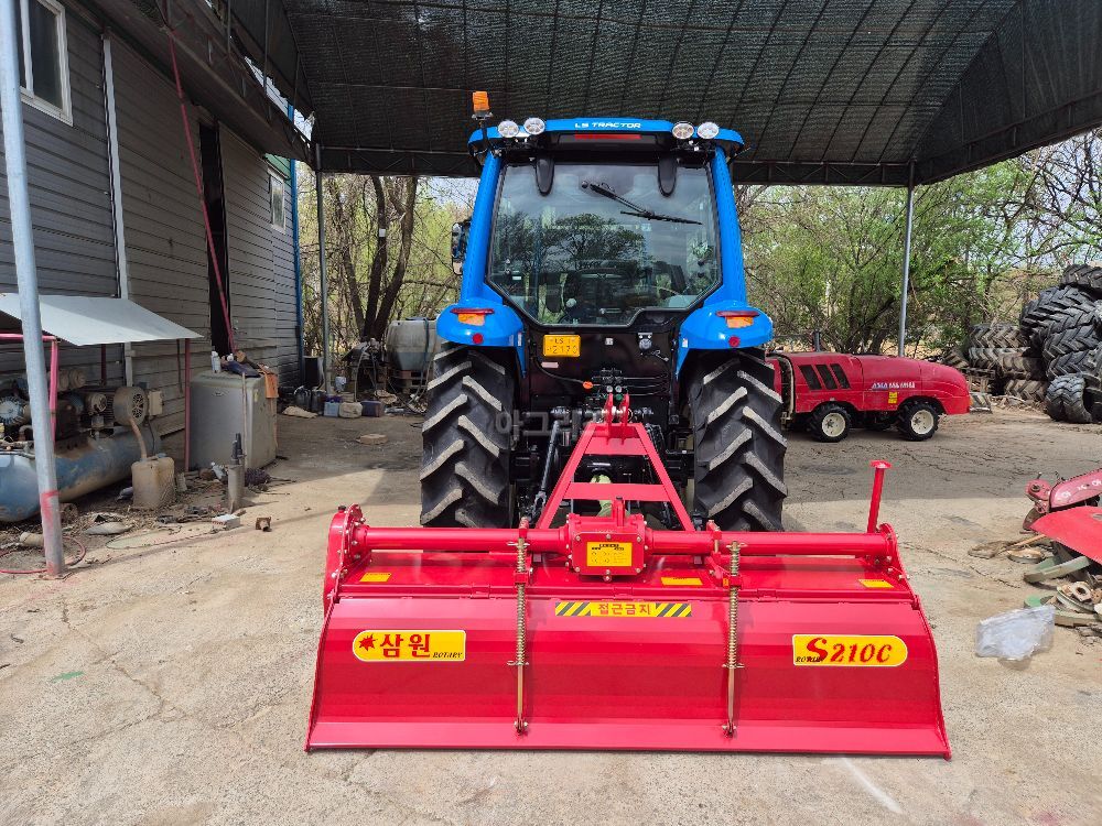 LS 트랙터 MT5.73 (73.9마력) 뒤우측면