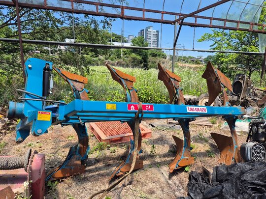 영신 쟁기 회전4련 앞좌측면