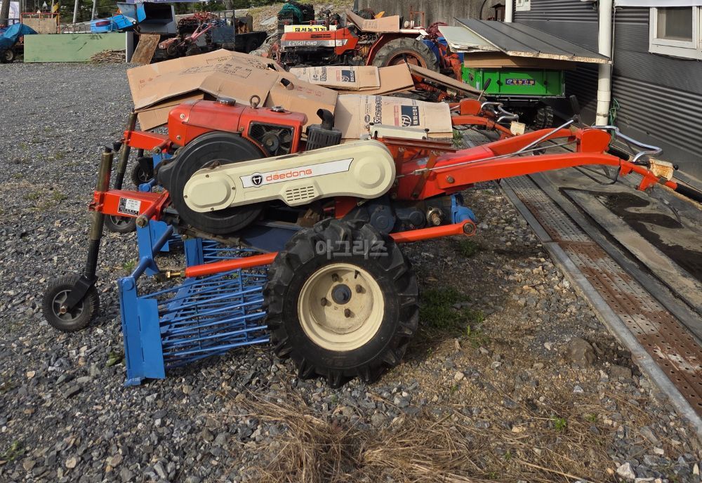 Daedong Power Tiller 부착형 마늘수확기  뒤우측면