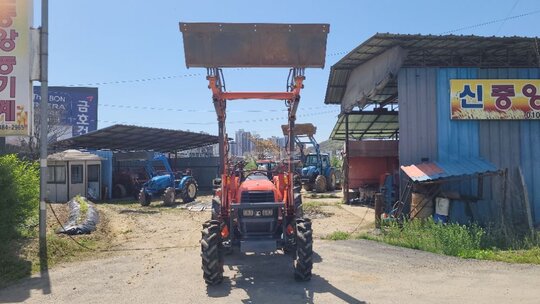 Kubota Tractor L550 (55hp)