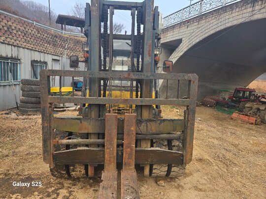  Forklift (5톤)  앞좌측면
