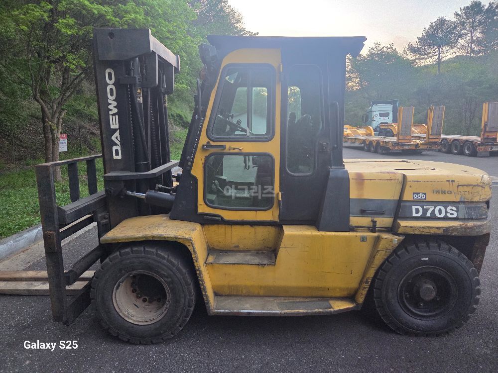  Forklift D70 (7톤) 뒤우측면