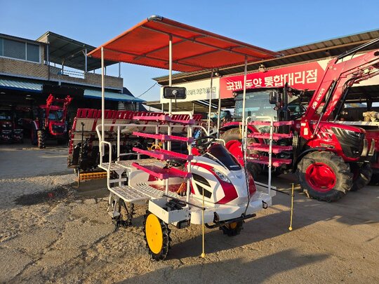 Yanmar Rice transplanter YR8D (8Rows)