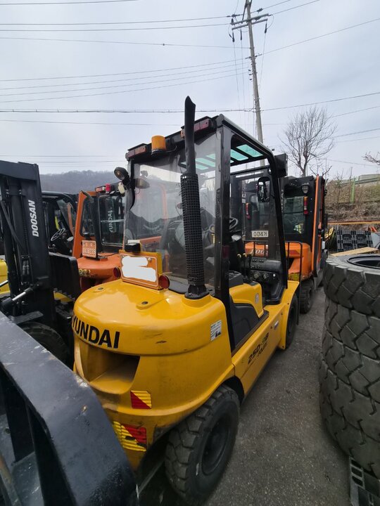 Hyundai Forklift 25D-9B (2.5톤)