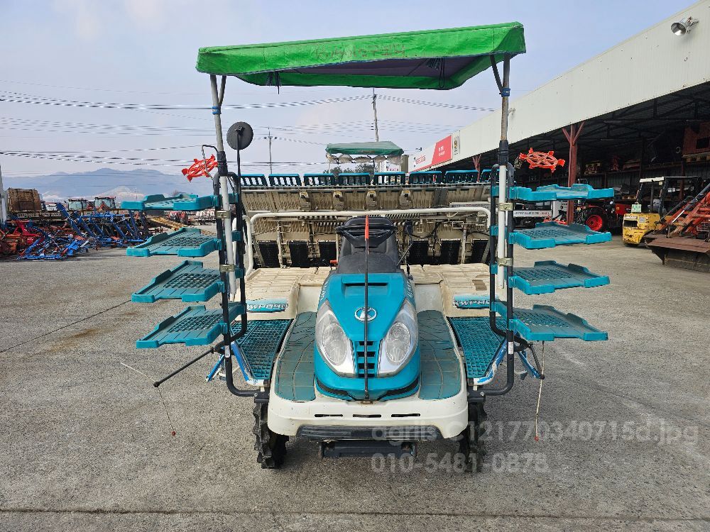 Kubota Rice transplanter KWP89DF (8Rows) 뒤우측면