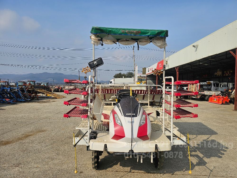 Yanmar Rice transplanter YR8DZA (8Rows) 뒤우측면