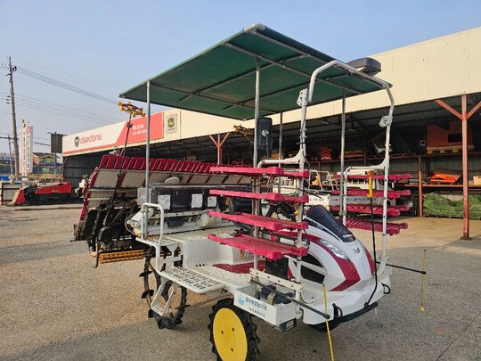 Yanmar Rice transplanter YR8DZTG-F (8Rows) 앞좌측면