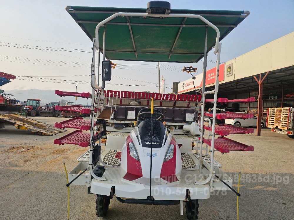 Yanmar Rice transplanter YR8DZTG-F (8Rows) 뒤우측면