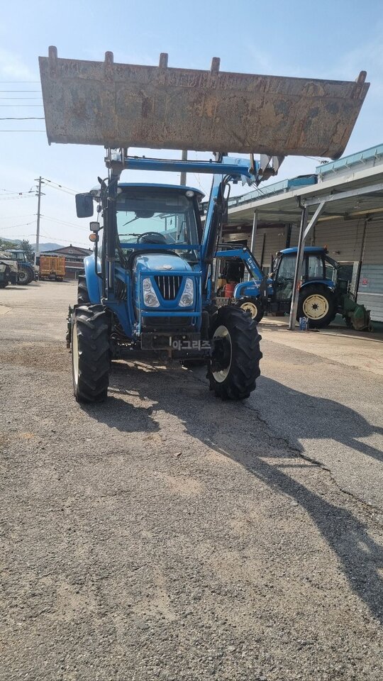 LS Tractor P7185 (88hp) 앞좌측면