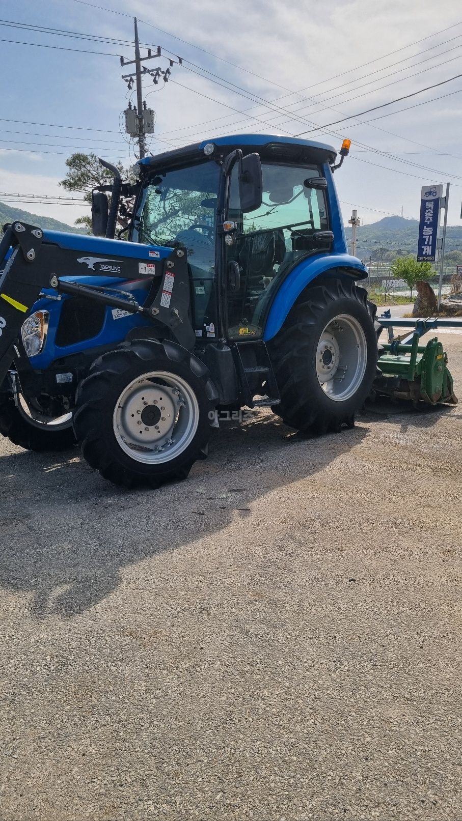 LS Tractor MT5.73 (73.9hp) 뒤우측면