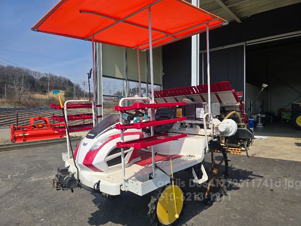 Yanmar Rice transplanter YR60D (6Rows) 뒤우측면