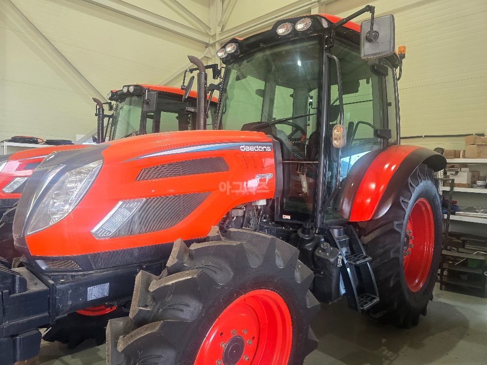 Daedong Tractor PX-1050VC (104hp) 뒤우측면