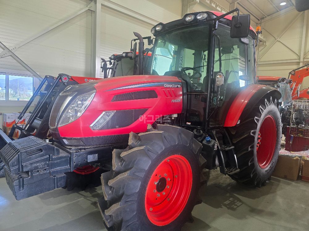 Daedong Tractor PX-1000 ASC (100hp) 뒤우측면