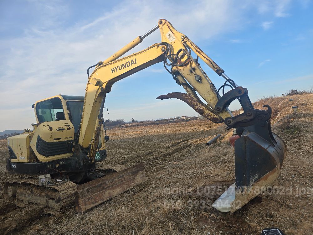 현대 굴삭기 5톤 (5톤) 뒤우측면