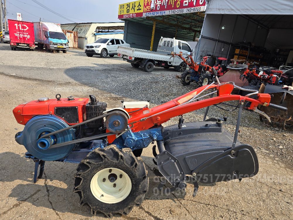 대동 경운기 DT100 (10마력) 뒤우측면