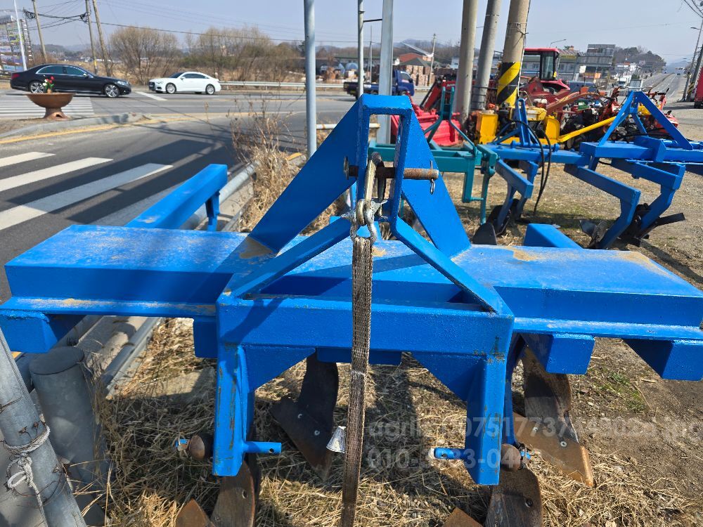 현대 쟁기 6련 뒤우측면