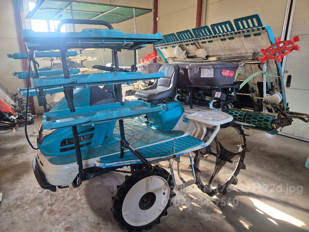 Kubota Rice transplanter KZP67FR (6Rows) 뒤우측면