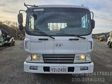 Hyundai 자동 사다리 화물차 메가트럭  앞좌측면
