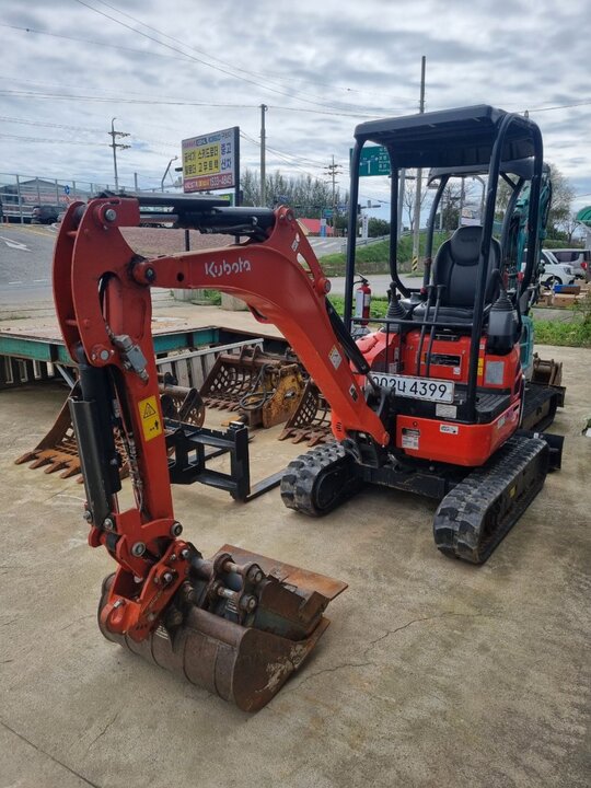 Kubota Excavator U-17-5S (1.7톤) 앞좌측면