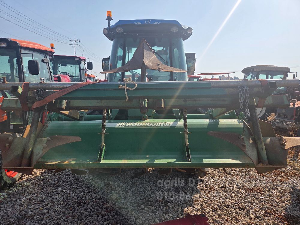 LS Tractor MT4.68 (69hp) 뒤우측면