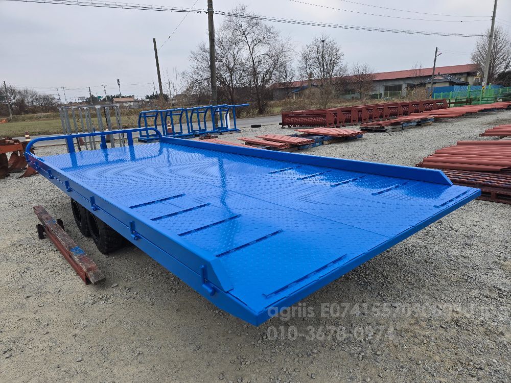 명일기공 콤바인 트레일러 튼튼한 콤바인 트레일러 길이 4M  4.8M  5.3M  6M 뒤우측면