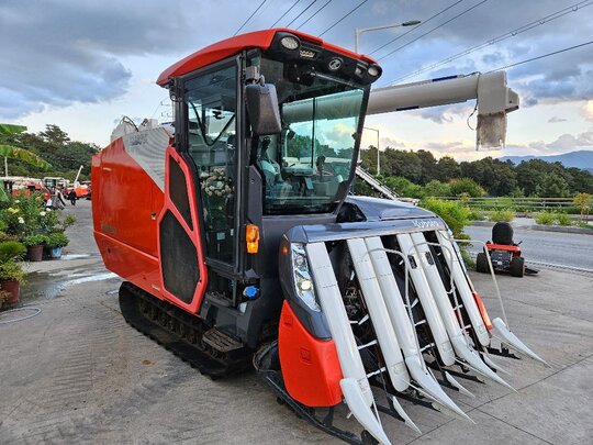 Kubota Combine Harvester ZR6130 (6Rows) 앞좌측면