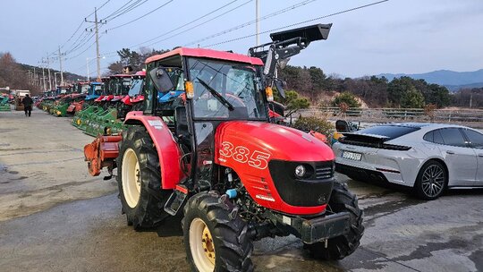 국제 트랙터 NF385 (38마력) 앞좌측면