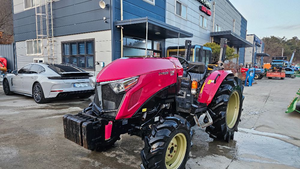 얀마 트랙터 YT357-M (57마력) 뒤우측면