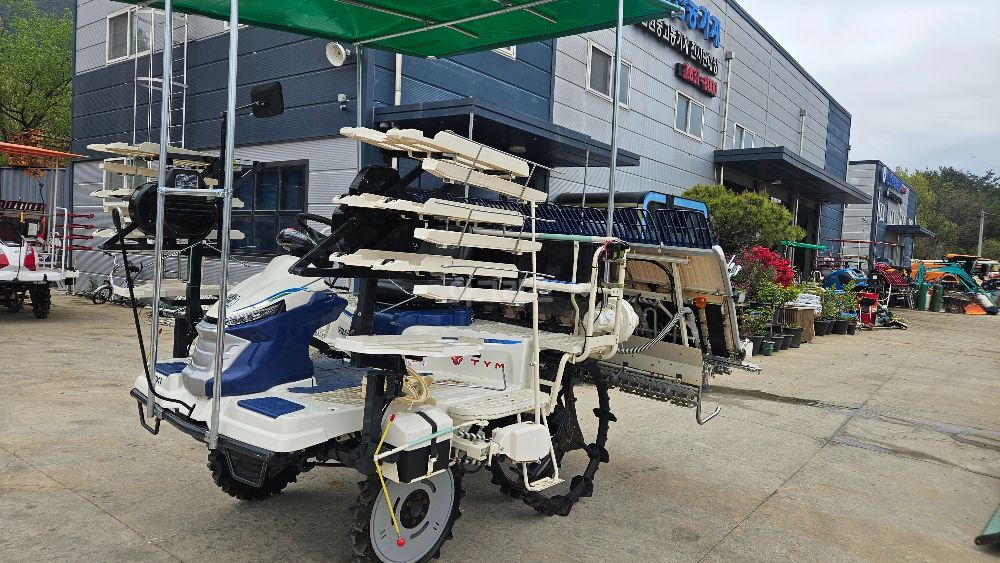 TYM Rice transplanter PRJ83DL (8Rows) 뒤우측면