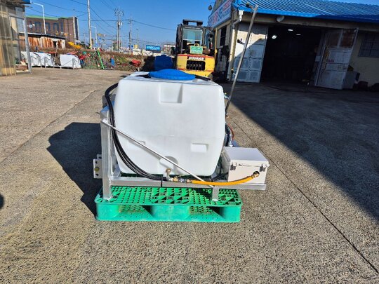  논, 밭두렁 제초기 논, 밭두렁 제초기  앞좌측면