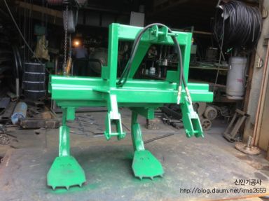  고구마수확기 트랙터부착형농작물수확기 