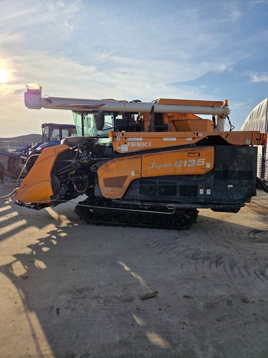 TYM 콤바인 ISEKI (6조식)