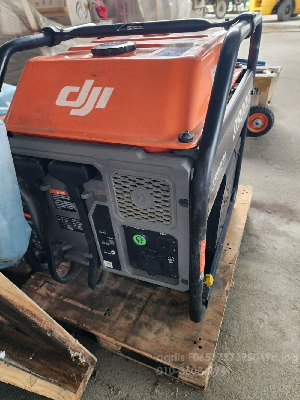 DJI 발전기 D9000i 뒤우측면