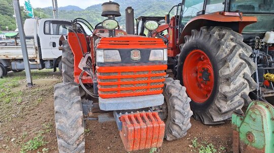 Daedong Tractor D4351 (43hp) 앞좌측면