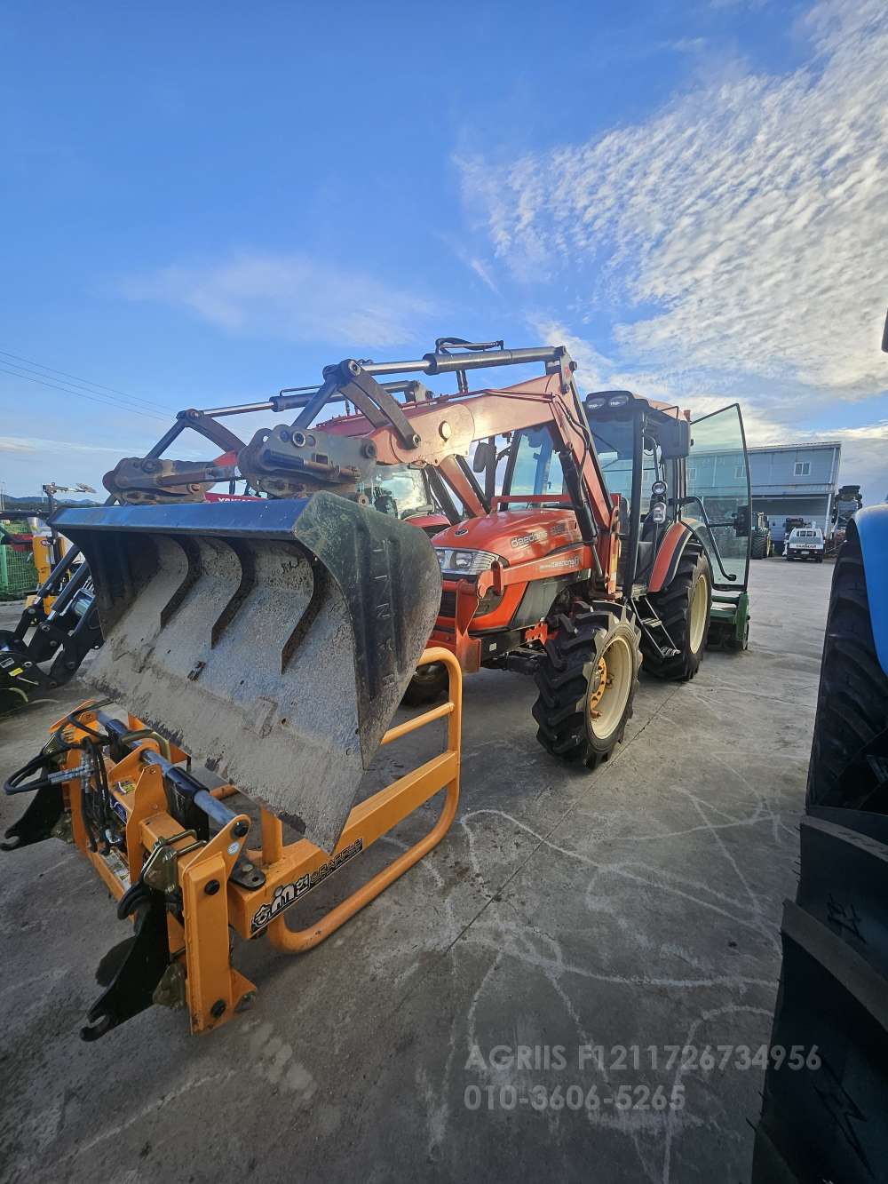 Daedong Tractor MX80 (80hp) 뒤우측면